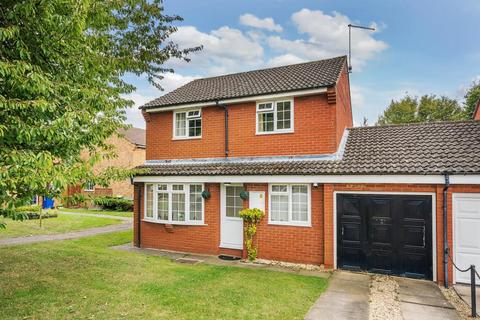 3 bedroom semi-detached house for sale, Bicester,  Oxfordshire,  OX26