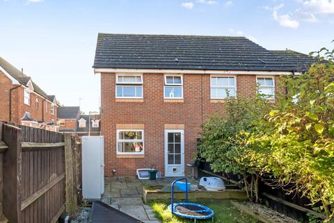 2 bedroom terraced house to rent, Simmons Court,  Aylesbury,  HP21