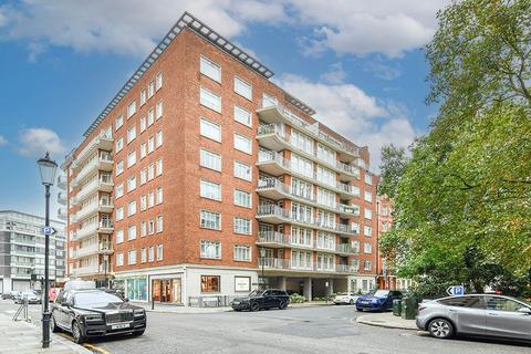 4 bedroom flat for sale, Cadogan Place, London