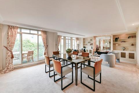 4 bedroom flat for sale, Cadogan Place, London