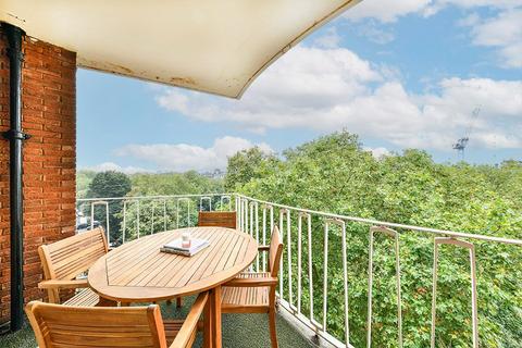 4 bedroom flat for sale, Cadogan Place, London