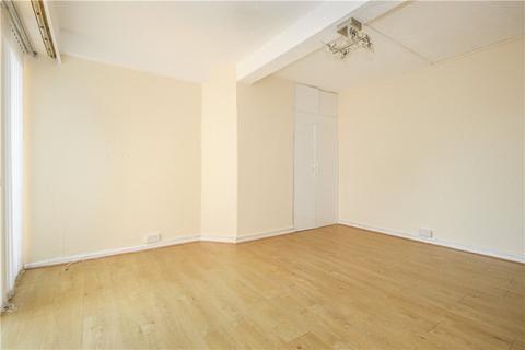 3 bedroom apartment to rent, St. Helier Avenue, Morden, SM4