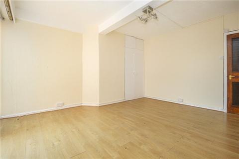 3 bedroom apartment to rent, St. Helier Avenue, Morden, SM4