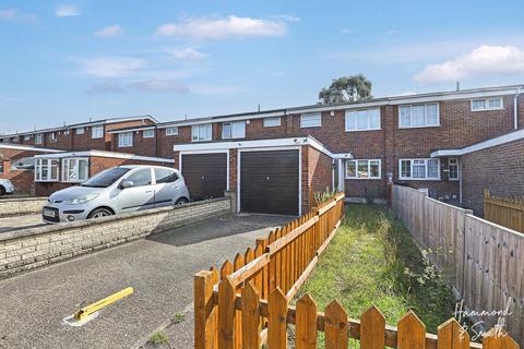 3 bedroom terraced house for sale, Copper Beech Close, Ilford IG5