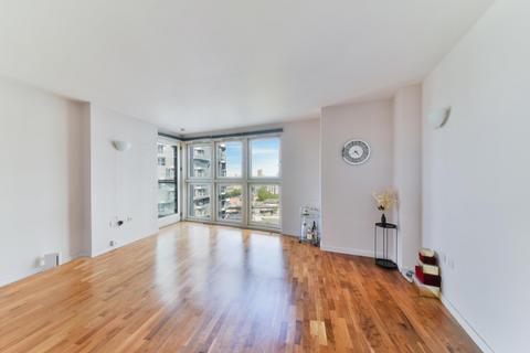 2 bedroom apartment to rent, New Providence Wharf, 1 Fairmont Avenue, London, E14