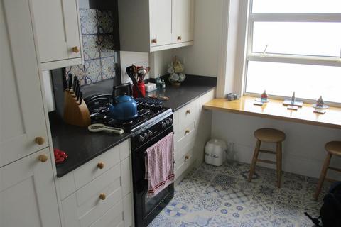 2 bedroom flat to rent, Knole Road, Bexhill-On-Sea