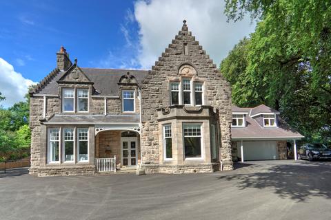 6 bedroom detached house for sale, Seafield Avenue, Keith