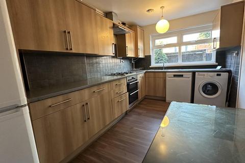 3 bedroom terraced house to rent, Ambleside Close, Homerton, E9