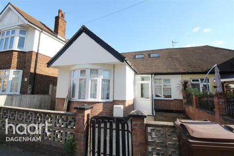 6 bedroom semi-detached house to rent, Foxlands Road Dagenham