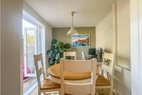9 The Lawn, Whittlesford, Cambridge, CB22 4NG