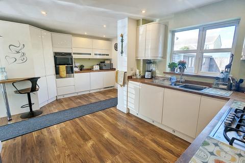 4 bedroom detached house for sale, Oxford Gardens, Whittlesey, Peterborough, Cambridgeshire