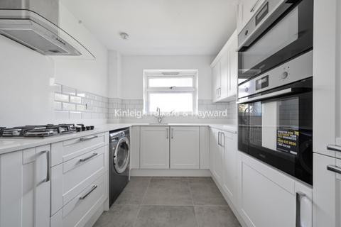 2 bedroom flat to rent, Upper Park Road Bishops Green BR1