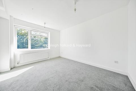 2 bedroom flat to rent, Upper Park Road Bishops Green BR1