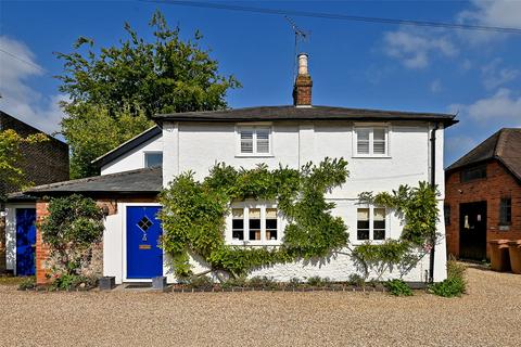 3 bedroom detached house to rent, Bell Lane, Henley-on-Thames, Oxfordshire, RG9