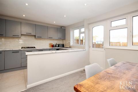 3 bedroom terraced house for sale, Skylark Walk, Chelmsford