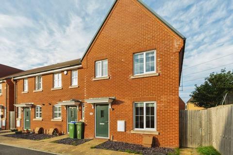 3 bedroom end of terrace house to rent, Berryfields,  Aylesbury,  HP18