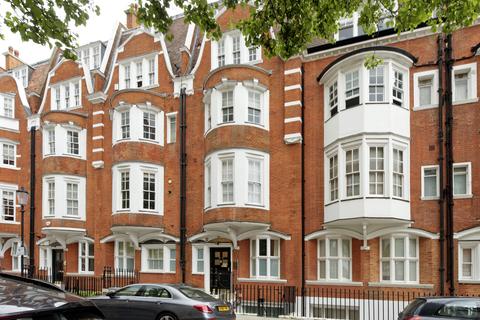 Sloane Court West, London, SW3