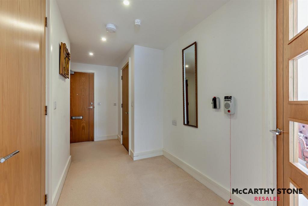 8620289-interior13-800.JPG