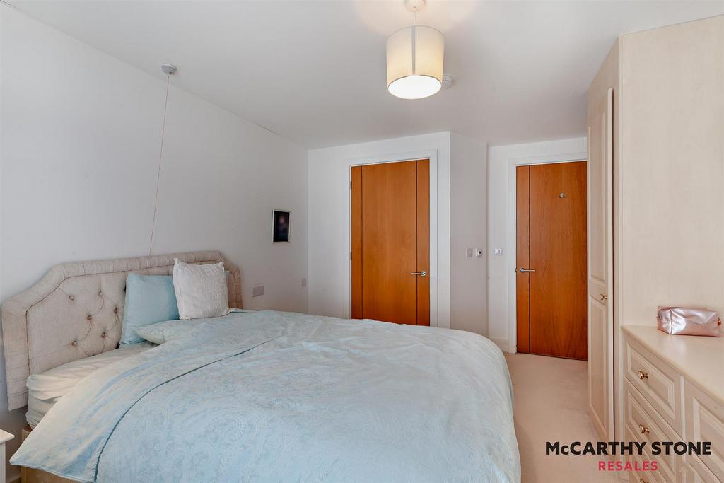 8620289-interior08-800.JPG