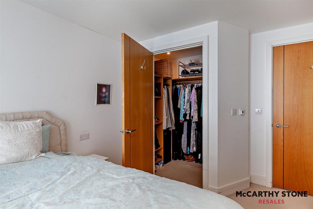 8620289-interior09-800.JPG