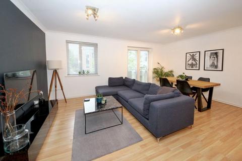 2 bedroom flat for sale, 4A Winchmore Hill Road, London N14