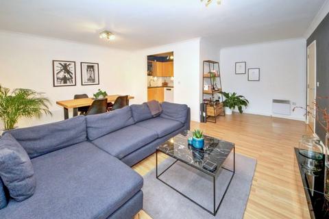 2 bedroom flat for sale, 4A Winchmore Hill Road, London N14