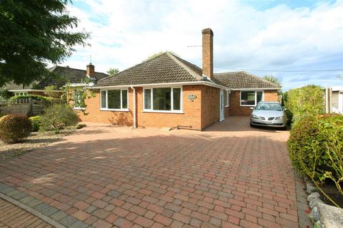 3 bedroom detached bungalow for sale, Newport Road, Edgmond, Newport