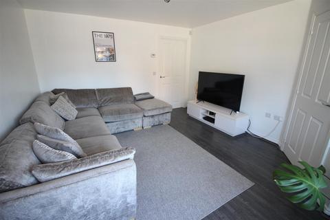 3 bedroom semi-detached house for sale, Albert Court, Leeds LS26