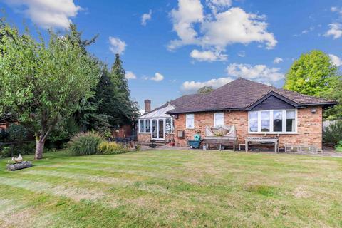 4 Latimer Way, Knotty Green, Beaconsfield, HP9 2UD