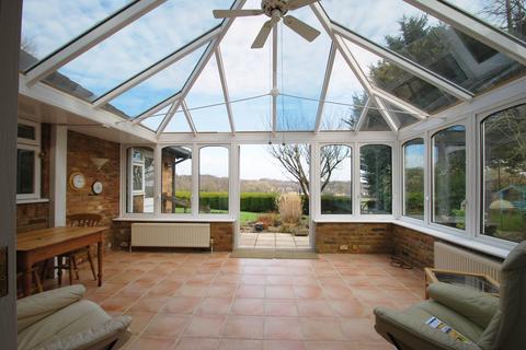 4 Latimer Way, Knotty Green, Beaconsfield, HP9 2UD