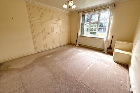 3 bedroom apartment to rent, Sandmoor Chase, Alwoodley, Leeds