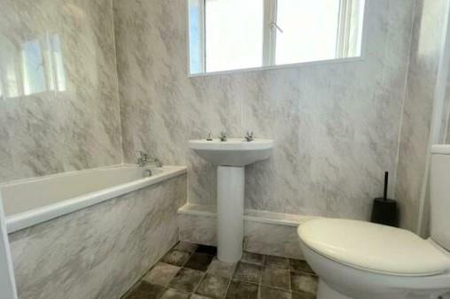 Bathroom2.jpg
