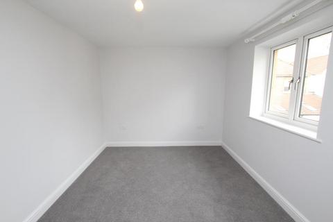 2 bedroom flat to rent, Stroud Avenue, Bristol BS5