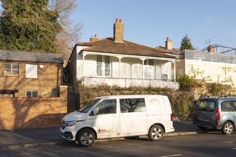 2 bedroom detached bungalow to rent, Dane Road, Margate, CT9