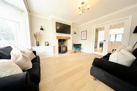 2 bedroom end of terrace house for sale, Spring Bank West, Hull