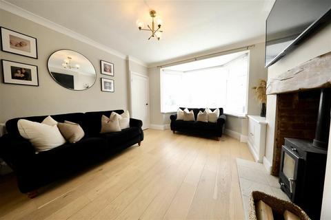 2 bedroom end of terrace house for sale, Spring Bank West, Hull