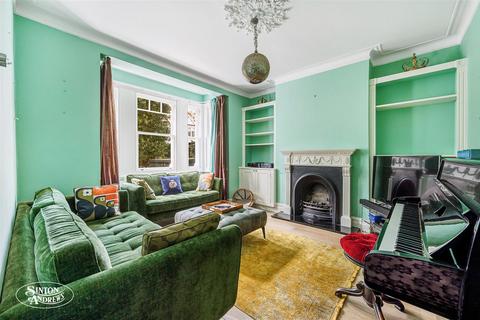 69 Midhurst Road, London, W13 9XP