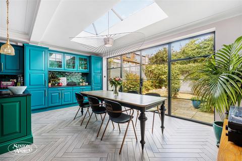 69 Midhurst Road, London, W13 9XP