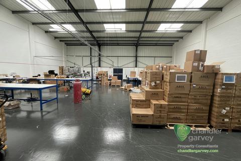 Industrial unit to rent, Farmborough Road, Aylesbury HP20