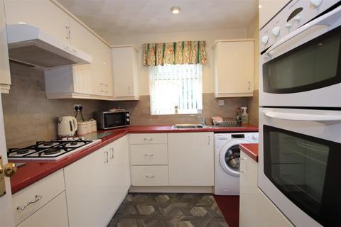 3 bedroom semi-detached house for sale, Suffolk Place, Bradford