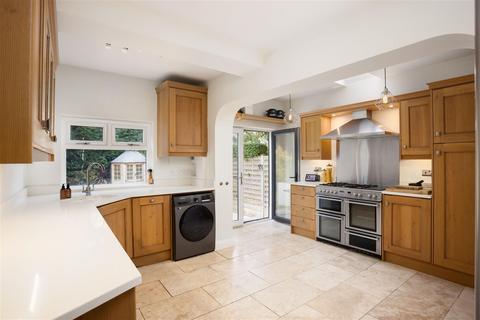 4 bedroom semi-detached house for sale, Primley Gardens, Leeds LS17