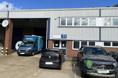 Industrial unit to rent, Farmbrough Close, Aylesbury HP20