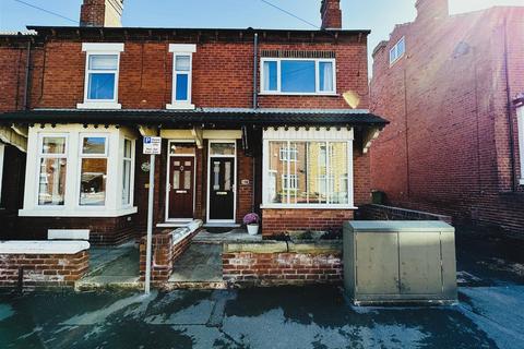 4 bedroom end of terrace house for sale, Cambridge Street, Normanton