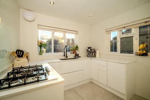 2 bedroom maisonette for sale, Stanley Road, Chingford