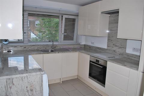 1 bedroom flat to rent, Graveney Grove, Penge, SE20