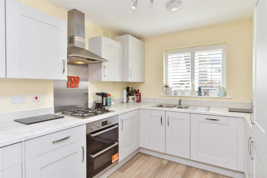 Kitchen/ Dining Room