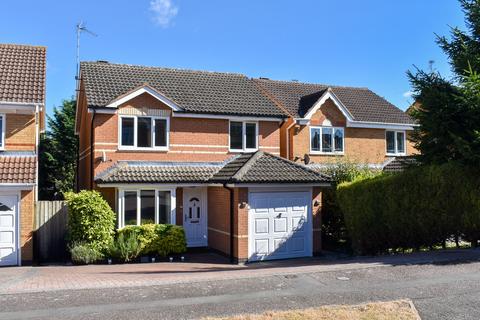 3 bedroom detached house for sale, Acorn Way, Silverstone, NN12