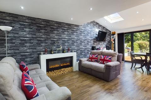 7 Acorn Way, Silverstone, Towcester, NN12 8DQ