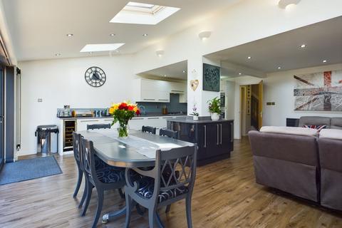 7 Acorn Way, Silverstone, Towcester, NN12 8DQ
