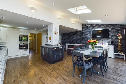 7 Acorn Way, Silverstone, Towcester, NN12 8DQ